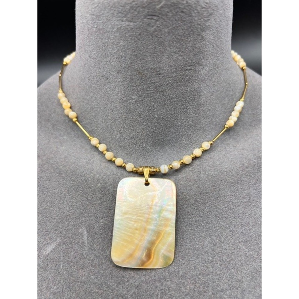 Vintage Mother of Pearl Shell Pendant Necklace Womens Gold Tone Boho Y2K